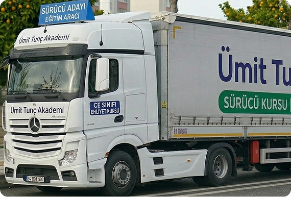 Class CE (Articulated Lorry / Truck & Trailer License)